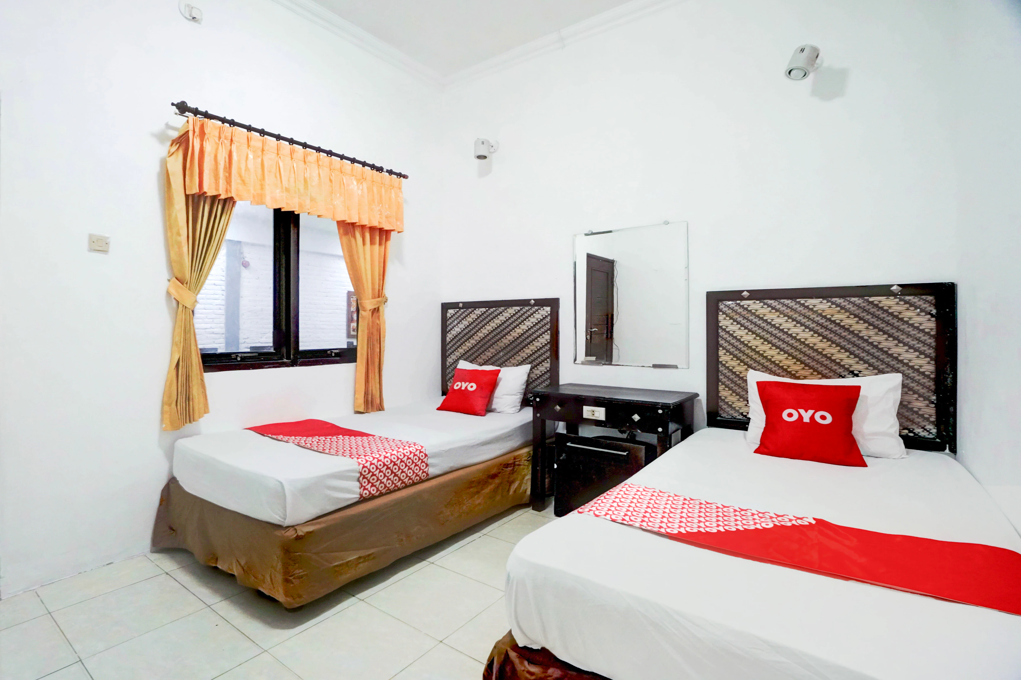 Hotel O Bungurasih near Juanda International Airport formerly Griya Waru Hotel